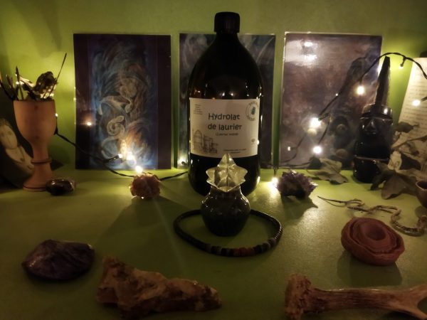 hydrolat-laurier-litre-bretagne.jpg Laurier 1 litre